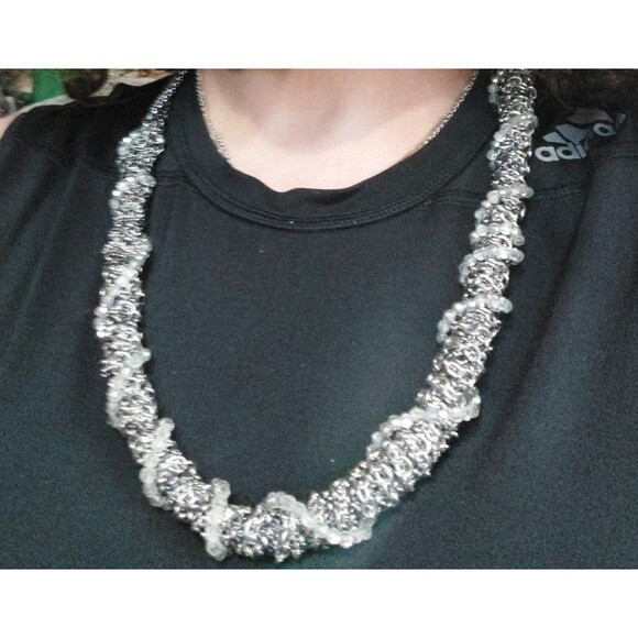 Mixed silvertone chains with glass woven through necklace 26" - Picture 7 of 12